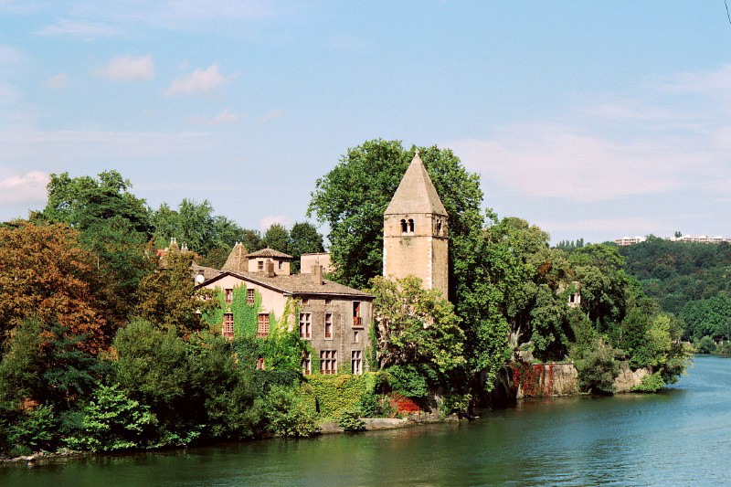 L'île Barbe sur la Saône, au nord de Lyon · Domaine public · Groumfy69 / Wikimedia