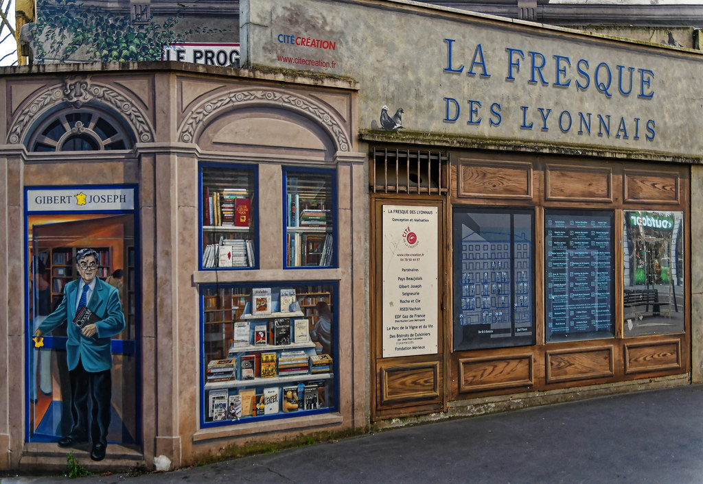 La Fresque des Lyonnais, le trompe-l'œil du rez-de-chaussée · Œuvre CitéCréation · Photo diffusée sur Flickr
